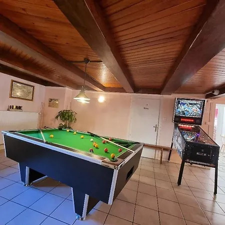 דירה Eglantine 2 A 6 Personnes Avec Et Salle De Jeux Dans La *