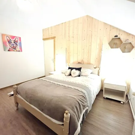 Eglantine 2 A 6 Personnes Avec Et Salle De Jeux Dans La * ונטרון