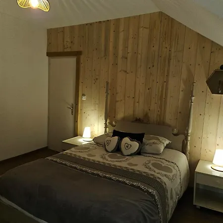 Eglantine 2 à 6 Personnes Avec Dans