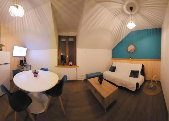 Eglantine 2 A 6 Personnes Avec Et Salle De Jeux Dans La Ventron